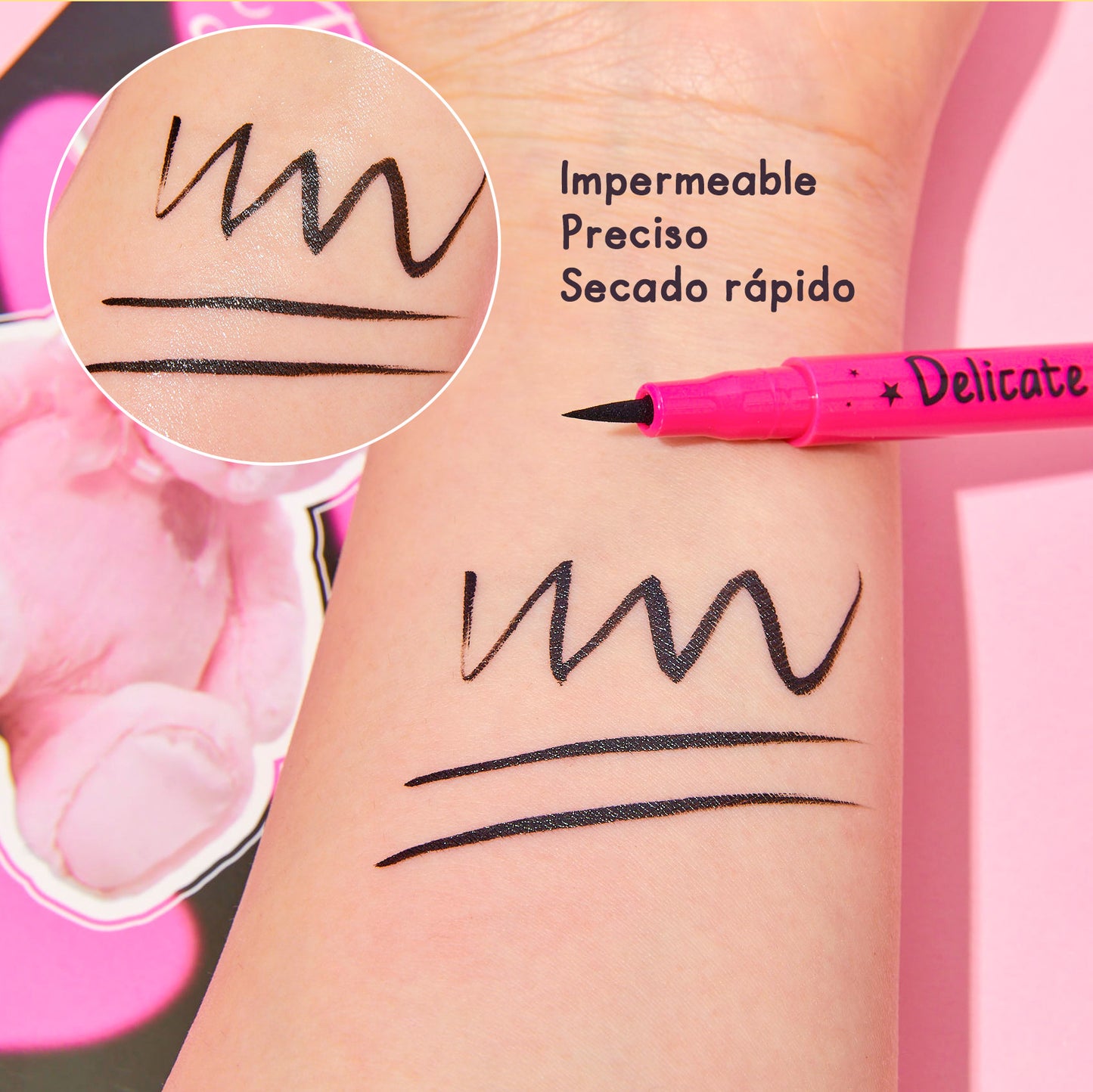 ULTRAMO Delineador Líquido Duradero FE710