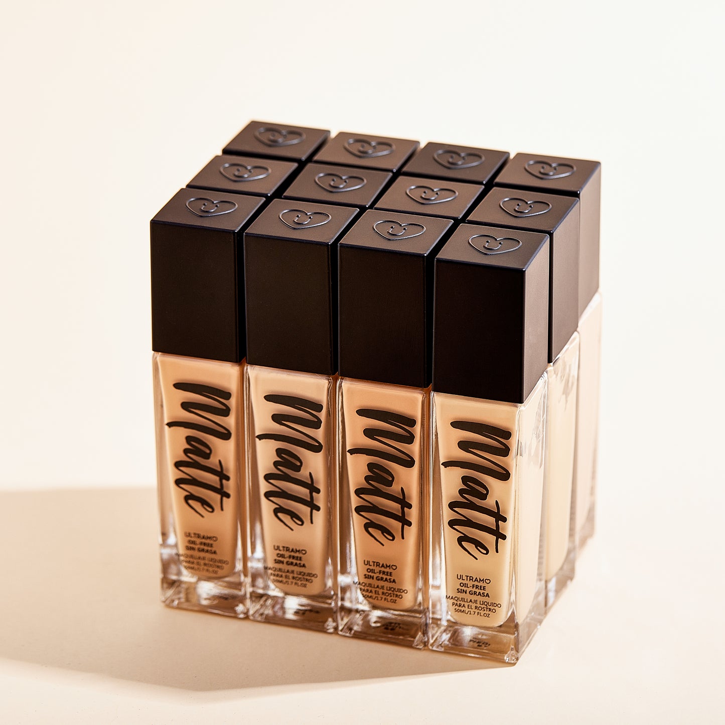 ULTRAMO Base De Maquillaje Matte 40ml I8002, Control de Grasa, Resistente al Agua, Cobertura Total, Corrige Imperfecciones y Contornos, Larga Duración