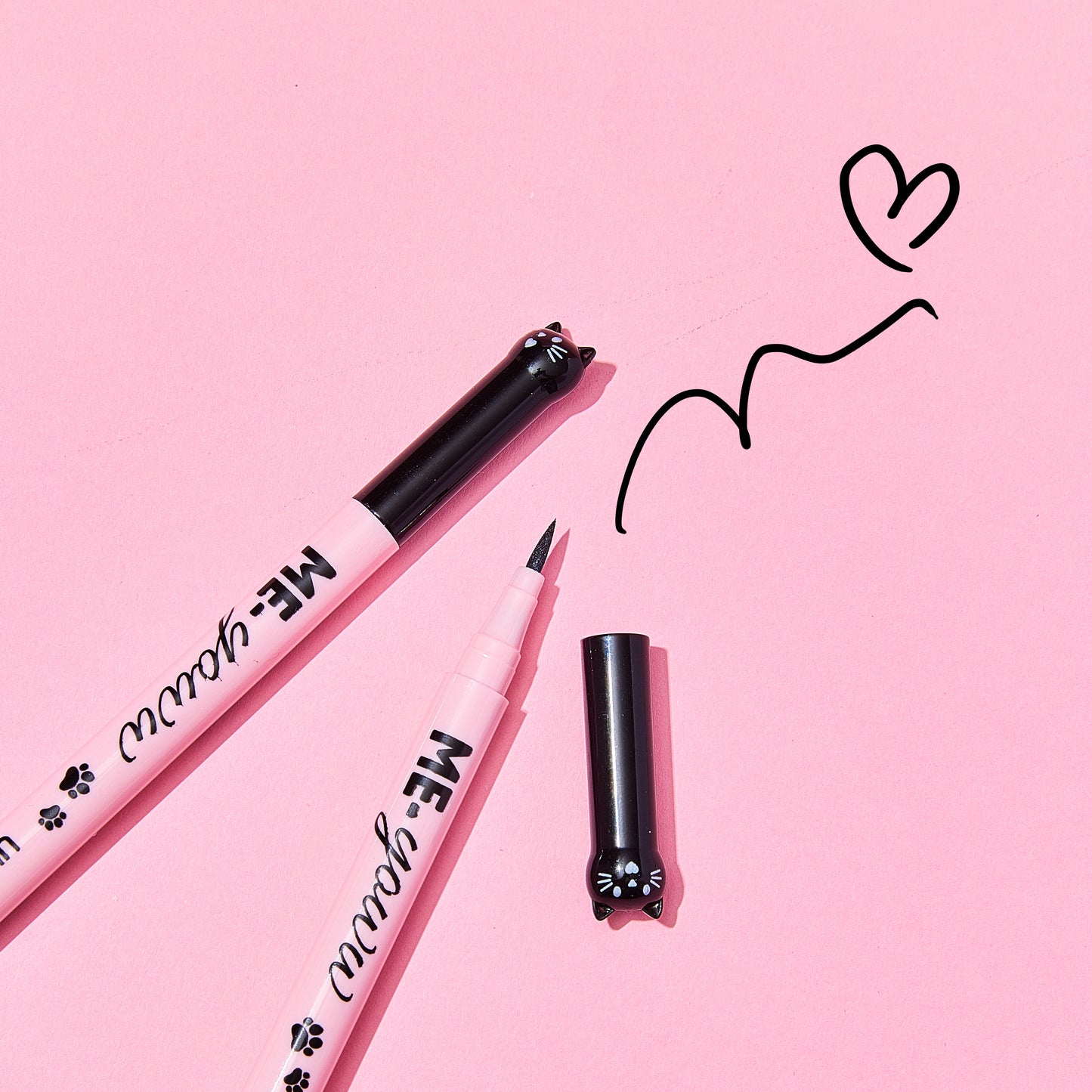 ULTRAMO Delineador Líquido FB001