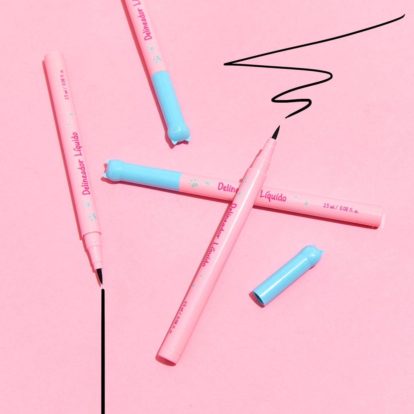 ULTRAMO Delineador Líquido FE734